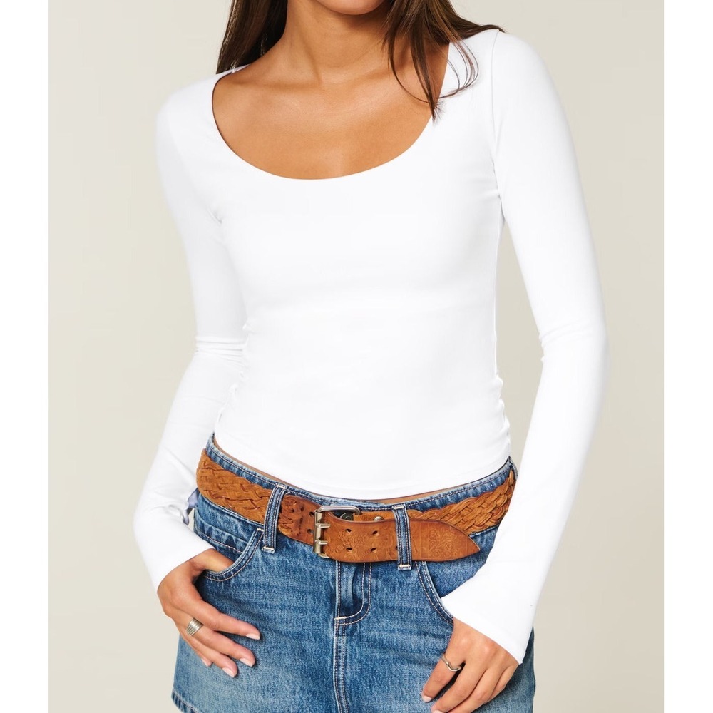Hollister Women's‎ Long Sleeve Seamless Fabric Scoop Baby Tee - White - Small